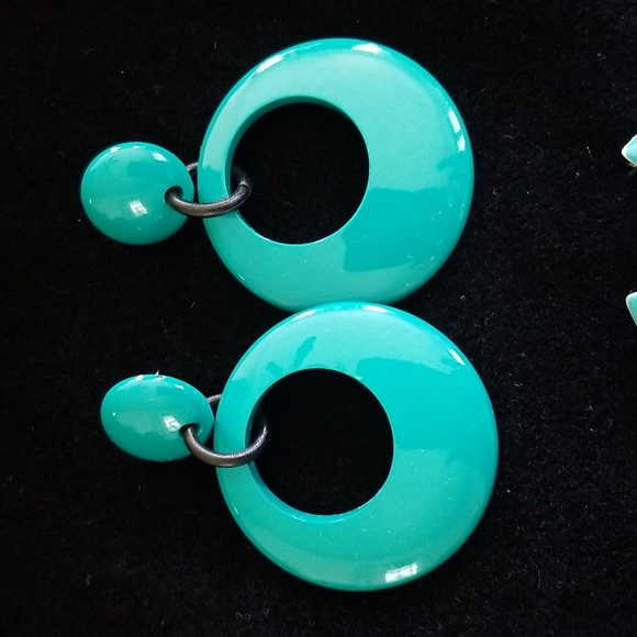 Earrings - Picture 2 of 5